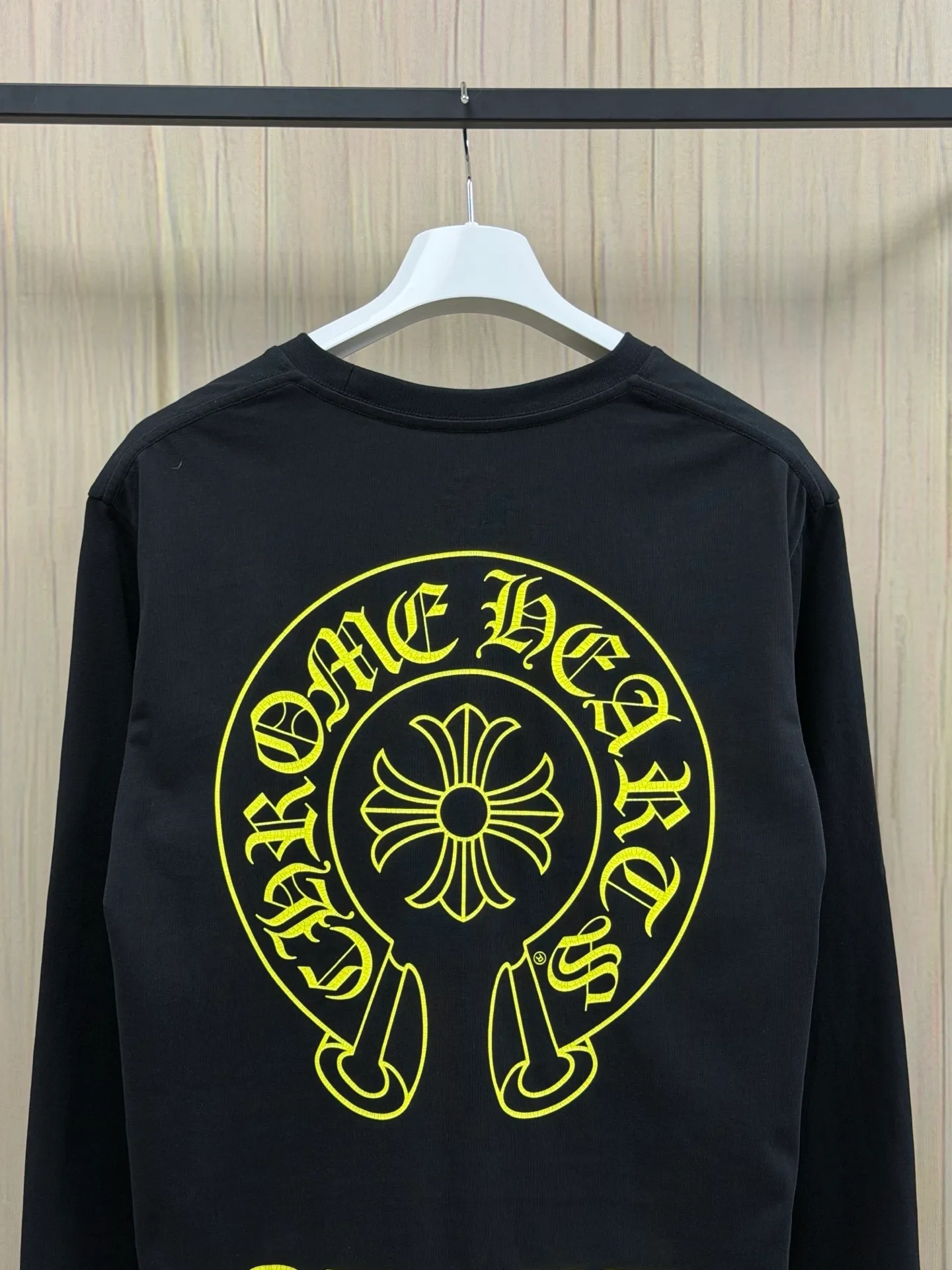 。【 In Stock】Chrome Hearts staff size S M L XL Chrome Hearts staff 32 ， g， ， ， 、 ， 。 ， ， ， Classic ， ， 。 Yellow ， ， 、 ， 。 ， ， ， ， ， ， ， Classic 。 ， ， Same Style ， ， ， ， Same Style。